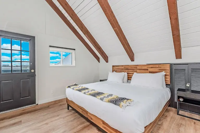 Upstairs bedroom in Tidal House Chalet 3.