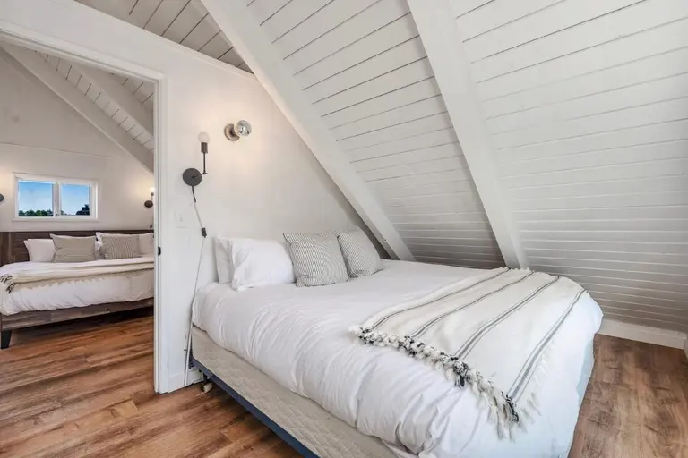 Second upstairs bedroom in Tidal House Chalet 5.